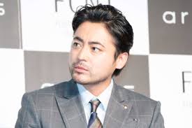 山田孝之画像
